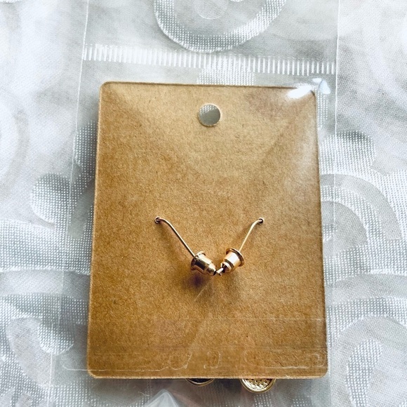 NWT Lot of 2 Festive Drop Earrings – Perfect for Holiday Christmas Celebrations - Picture 6 of 14